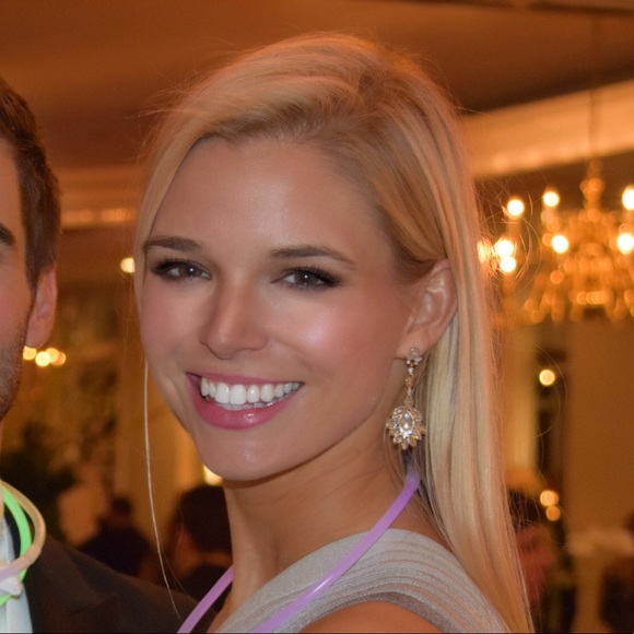 Meet your Posher, Austin - Picture 1 of 1